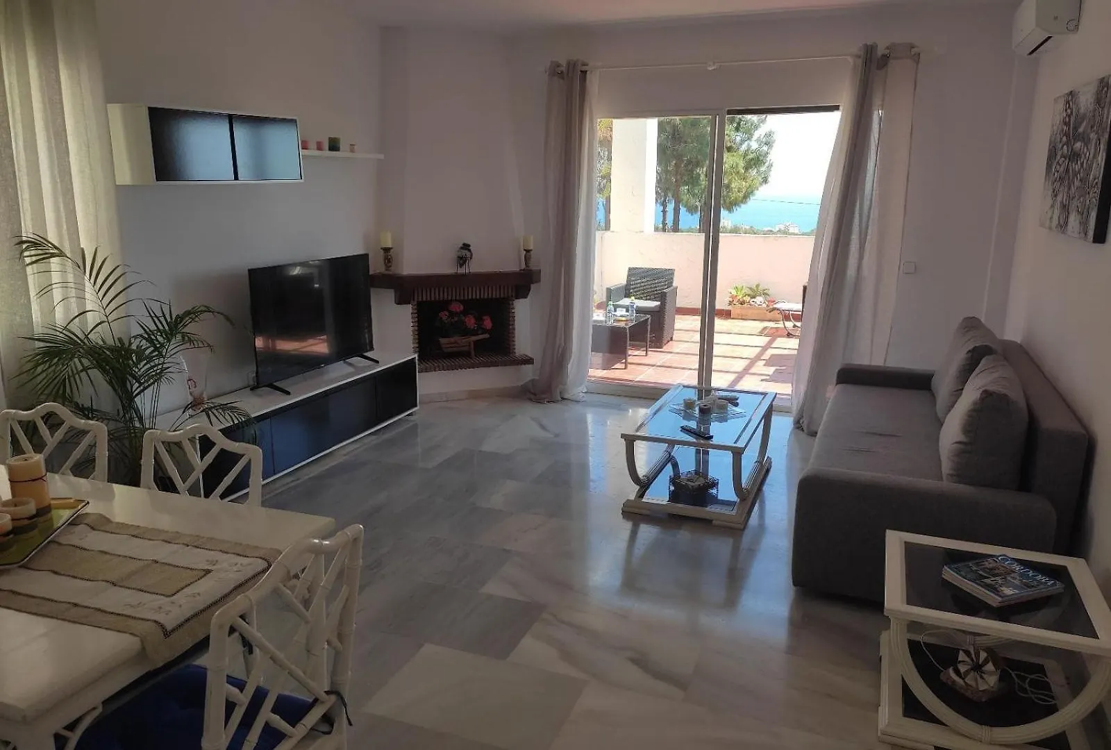 2 Bedrooms Sea View Apartment In Calahonda Sitio de Calahonda 0*,  스페인