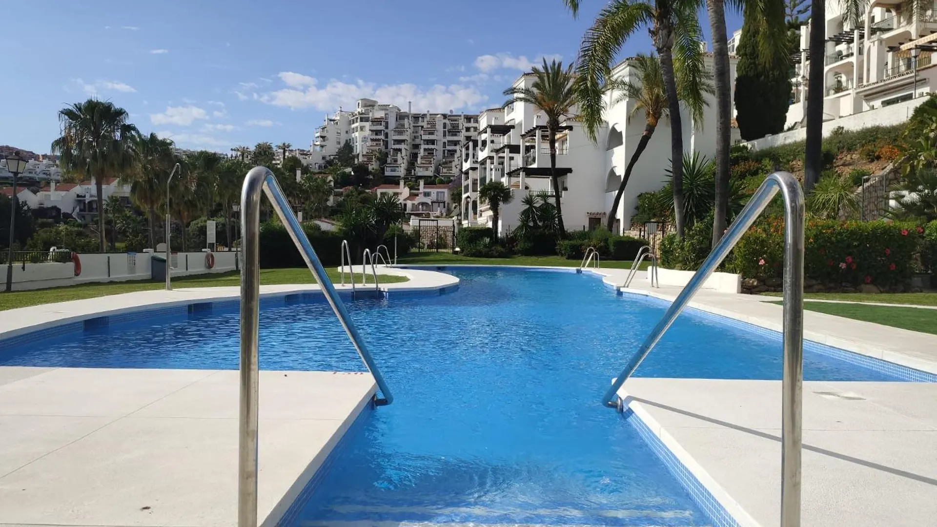 2 Bedrooms Sea View Apartment In Calahonda Sitio de Calahonda 스페인